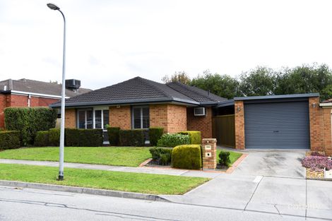 18 Ellenvale Dr, Narre Warren, VIC 3805