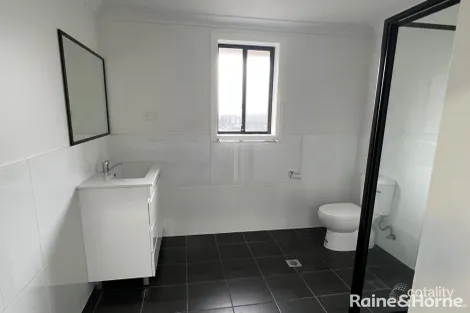 Property photo of 13A Stevenson Way Orange NSW 2800