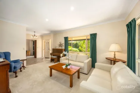 Property photo of 38 Jamieson Place Brookfield QLD 4069