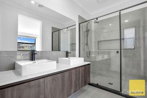 Property photo of 12 Kangaroo Crescent Aintree VIC 3336