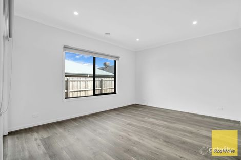 Property photo of 12 Kangaroo Crescent Aintree VIC 3336