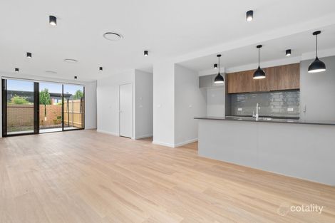 86/2 Woodberry Ave, Coombs, ACT 2611