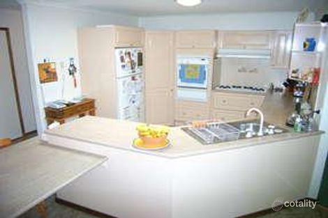 Property photo of 50 Ellinbank Crescent Mornington VIC 3931