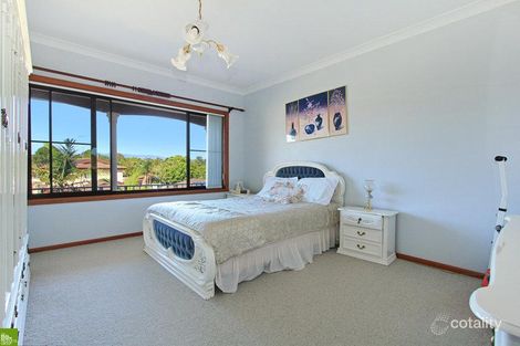 Property photo of 27 Allinga Drive Oak Flats NSW 2529