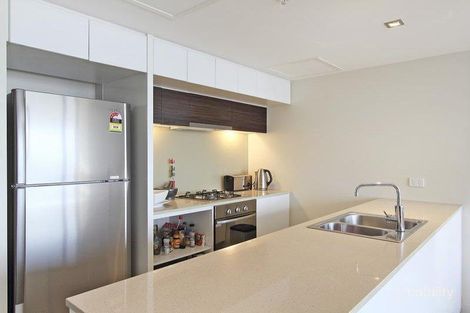 Property photo of 2202/100 Harbour Esplanade Docklands VIC 3008