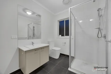 Property photo of 16 Reverence Drive Rockbank VIC 3335