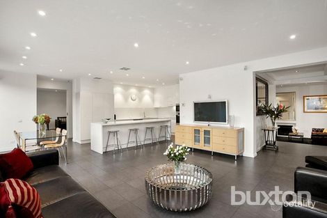 Property photo of 2 Orion Mews Port Melbourne VIC 3207