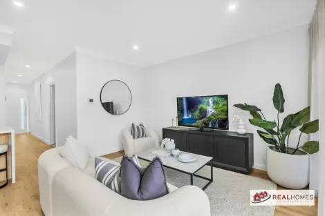 8/62 Bradley St, Glenmore Park, NSW 2745