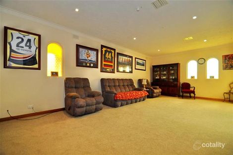 Property photo of 17 Huron Grove West Lakes SA 5021
