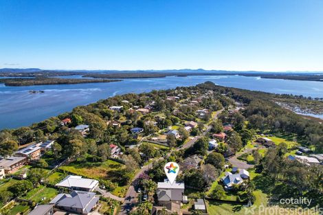 Property photo of 92 Seabreeze Parade Green Point NSW 2428