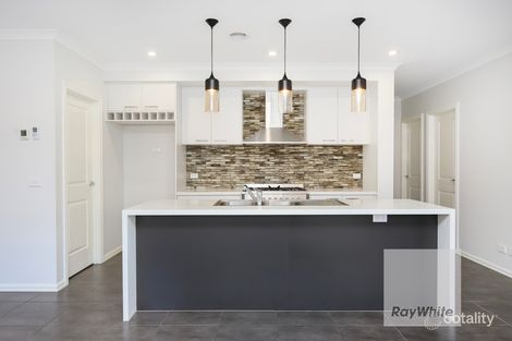 1 Greenhaven Dr, Greenvale, VIC 3059