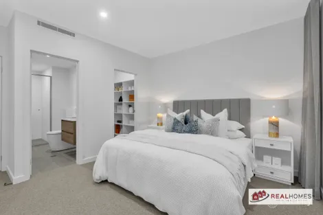 18/62 Bradley St, Glenmore Park, NSW 2745