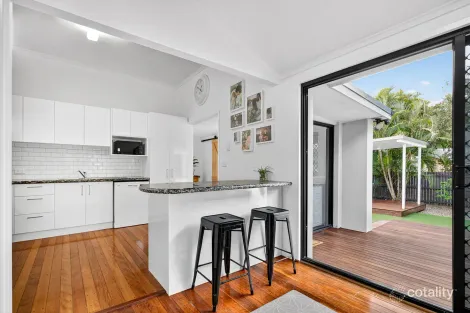 Property photo of 8 Hoben Street Mitchelton QLD 4053