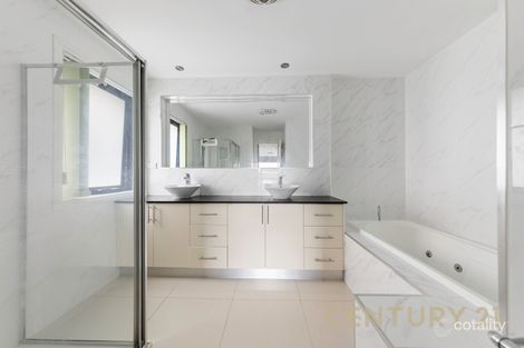 Property photo of 1 Pelican Place Pakenham VIC 3810