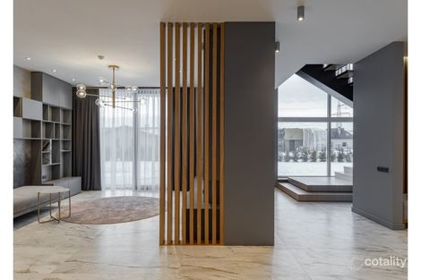 1/2 Waterford Ct, Bundall, QLD 4217