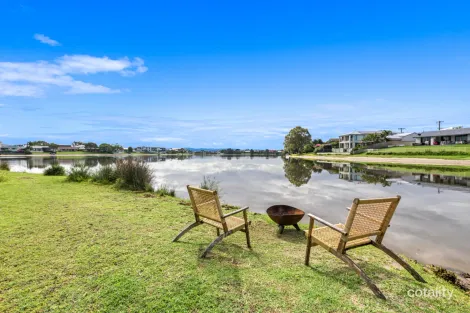 Property photo of 17 Kingfisher Crescent Burleigh Waters QLD 4220