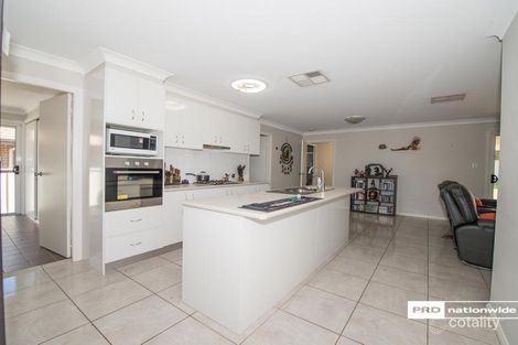 Property photo of 11 Water Gum Close Oxley Vale NSW 2340