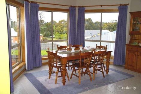 Property photo of 4 Pinelea Grove Gisborne VIC 3437