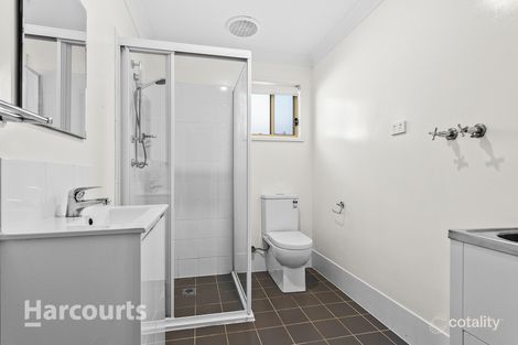 Property photo of 18 Cameron Crescent Kiama Downs NSW 2533