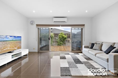 Property photo of 2/15 Winifred Street Oak Park VIC 3046