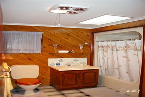 Property photo of 14 Washington Lane Woodend VIC 3442