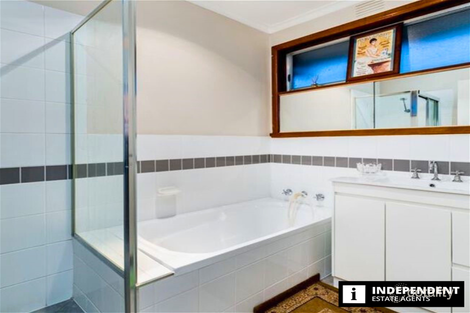 Property photo of 2/19 Cranbourne Drive Cranbourne VIC 3977