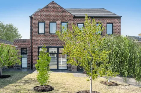 Property photo of 47 Wickham Grove Strathmore VIC 3041
