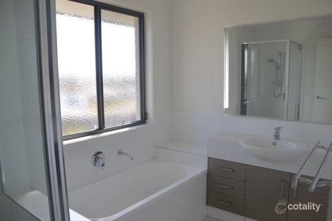 Property photo of 4 Keeling Court New Auckland QLD 4680