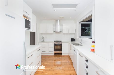 Property photo of 35 Apex Avenue Picnic Point NSW 2213