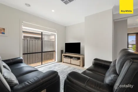 Property photo of 20 Chandler Way Cobblebank VIC 3338