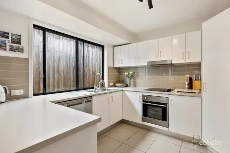 Property photo of 5 Cable Crescent Mountain Creek QLD 4557