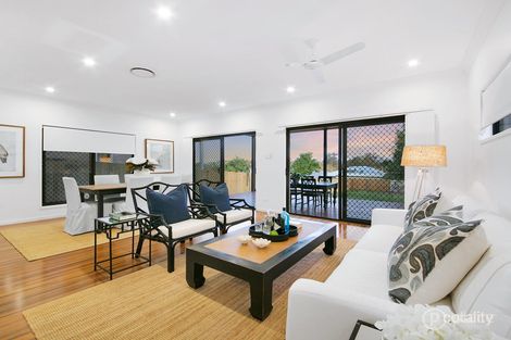 17 Irwin Tce, Oxley, QLD 4075