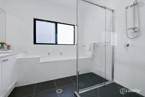 Property photo of 17 Irwin Terrace Oxley QLD 4075