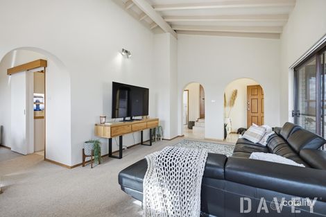 Property photo of 20 Luccombe Way Karrinyup WA 6018