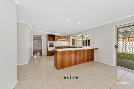 Property photo of 12 Buchan Green Pakenham VIC 3810
