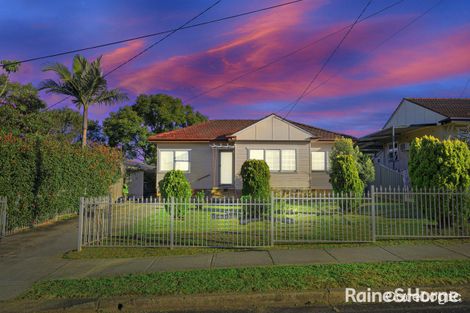 Property photo of 6 Benelong Avenue Smithfield NSW 2164