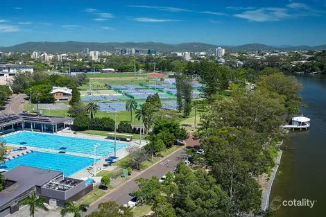 Property photo of 1/59 Sandford Street St Lucia QLD 4067