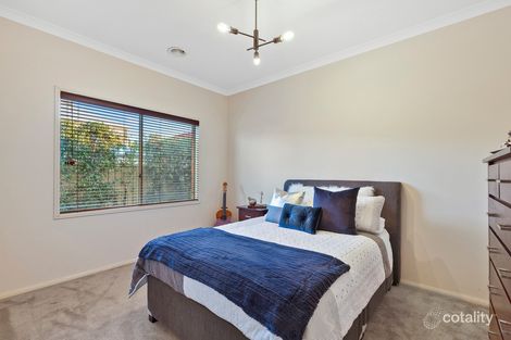 Property photo of 1 Fawkner Place Caroline Springs VIC 3023