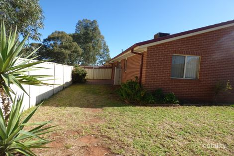 Property photo of 3 Ritchie Close Griffith NSW 2680