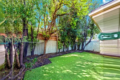 Property photo of 13 Cambridge Close Cranbourne East VIC 3977