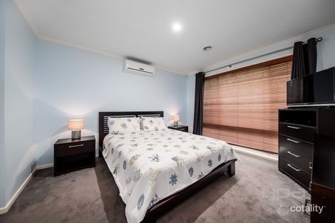 Property photo of 15 Forsyth Close Burnside VIC 3023