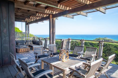 16 Merinda Cres, Point Lookout, QLD 4183