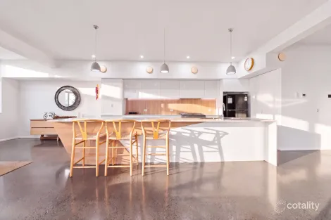 Property photo of 35 Koppen Terrace Mooroobool QLD 4870