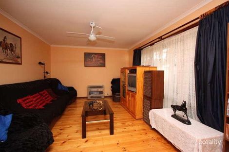 Property photo of 30 Barrdickson Crescent Happy Valley SA 5159