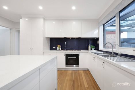 Property photo of 31 Whitmuir Road Bentleigh VIC 3204