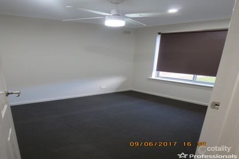 Property photo of 11 Flinders Avenue Fairview Park SA 5126