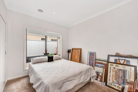 Property photo of 30 Bonette Circuit Narre Warren South VIC 3805