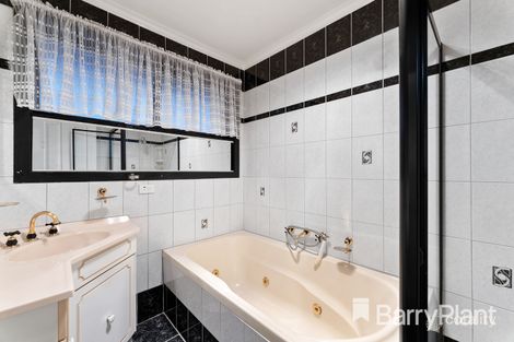 Property photo of 19 Hermitage Crescent Bundoora VIC 3083