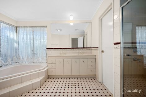 Property photo of 8 Hungerford Close Canning Vale WA 6155