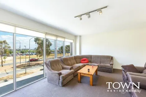 67 ANTHONY ROLFE AVE, GUNGAHLIN, ACT 2912